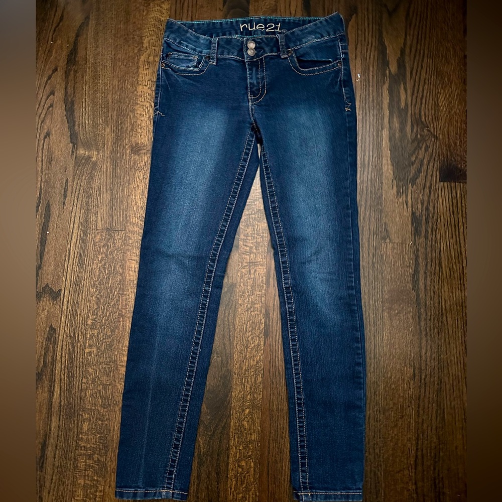 3/$12. Skinny Jeans. Rue 21. Size 3/4 R.
